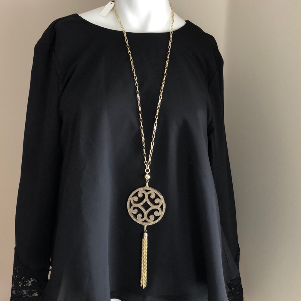 Gold resin pendant necklace with tassel